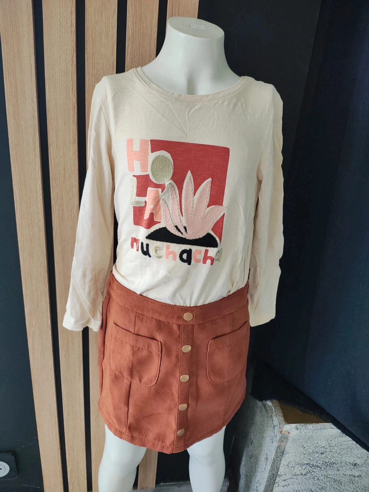 6 ans ensemble Teeshirt tape a l'oeil et jupe Gémo